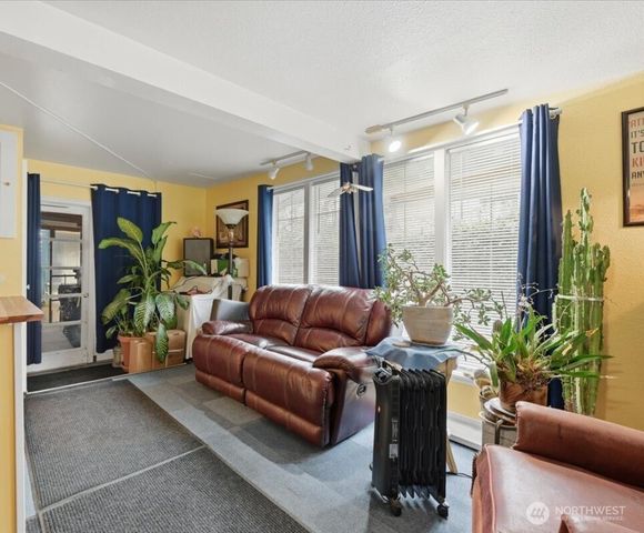 8904 220th Street SW, Edmonds, WA 98026