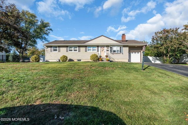 135 Irwin Place, Middletown, NJ 07748