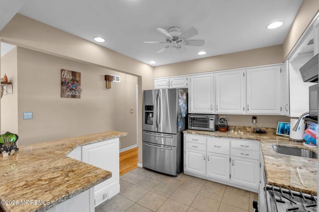 135 Irwin Place, Middletown, NJ 07748