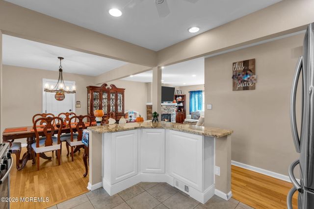 135 Irwin Place, Middletown, NJ 07748