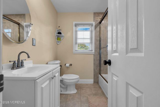 135 Irwin Place, Middletown, NJ 07748