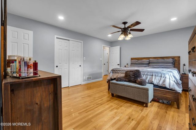 135 Irwin Place, Middletown, NJ 07748