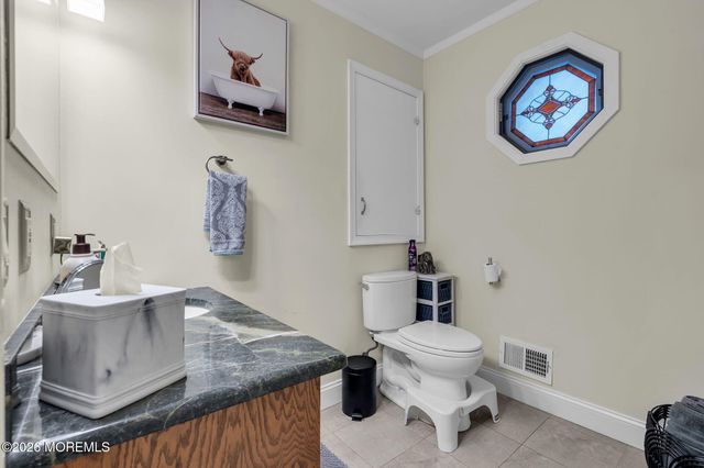 135 Irwin Place, Middletown, NJ 07748