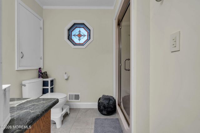 135 Irwin Place, Middletown, NJ 07748