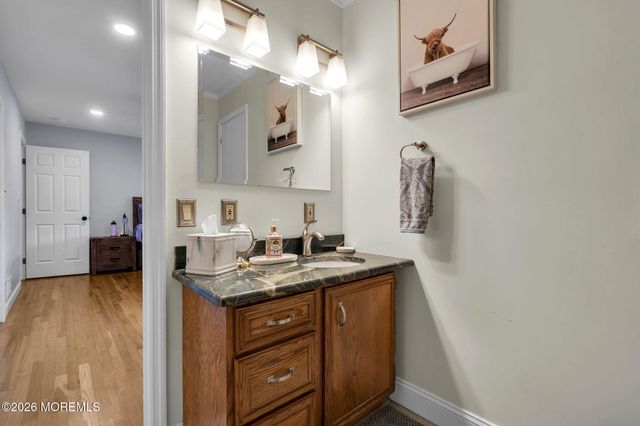 135 Irwin Place, Middletown, NJ 07748