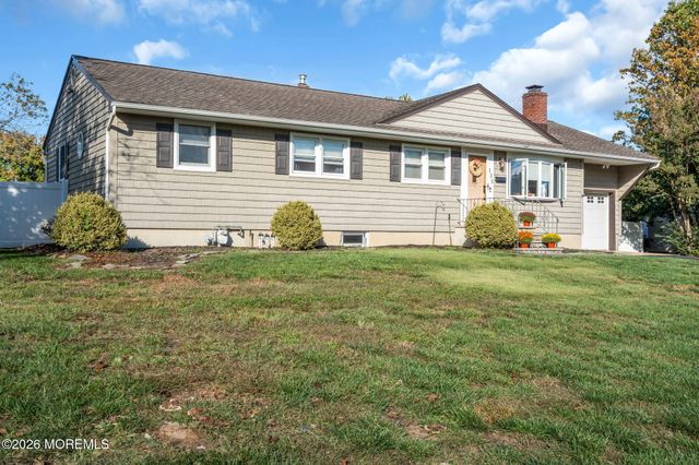 135 Irwin Place, Middletown, NJ 07748
