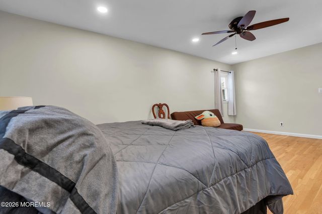 135 Irwin Place, Middletown, NJ 07748