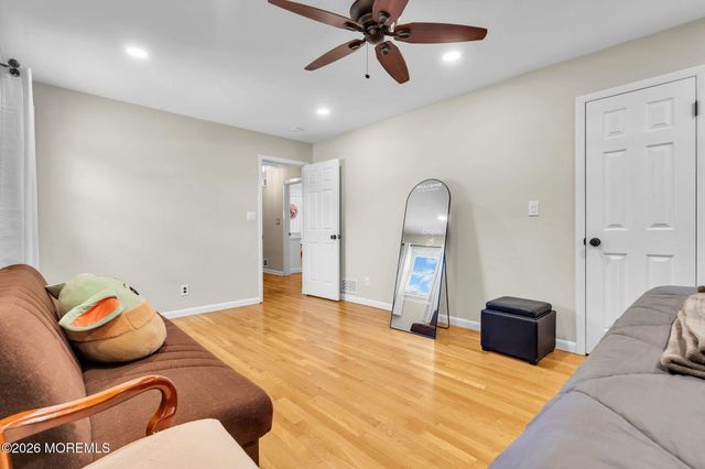 135 Irwin Place, Middletown, NJ 07748