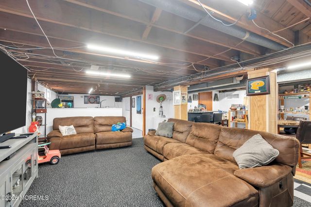 135 Irwin Place, Middletown, NJ 07748