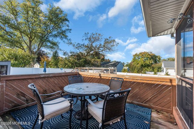 135 Irwin Place, Middletown, NJ 07748