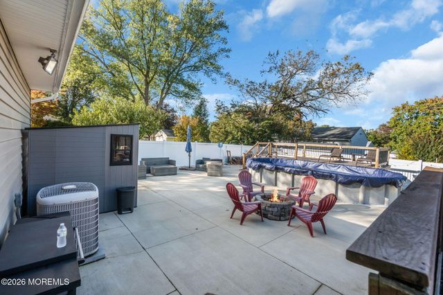 135 Irwin Place, Middletown, NJ 07748