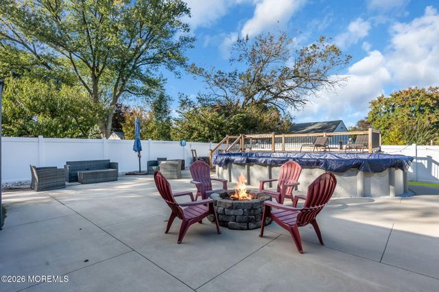 135 Irwin Place, Middletown, NJ 07748