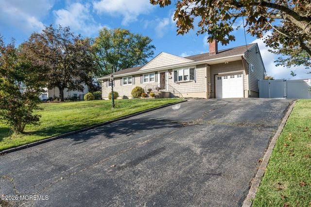 135 Irwin Place, Middletown, NJ 07748
