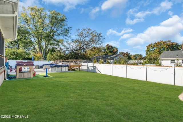 135 Irwin Place, Middletown, NJ 07748