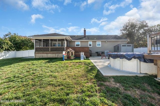 135 Irwin Place, Middletown, NJ 07748