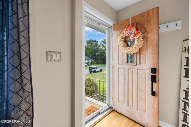 135 Irwin Place, Middletown, NJ 07748
