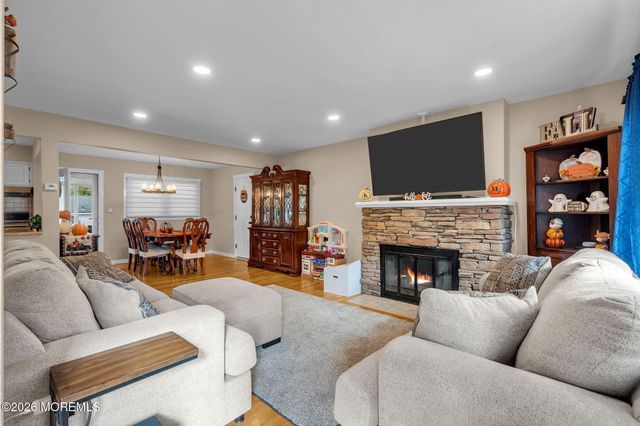 135 Irwin Place, Middletown, NJ 07748