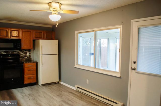 309 VILLAGE DR, Gettysburg, PA 17325