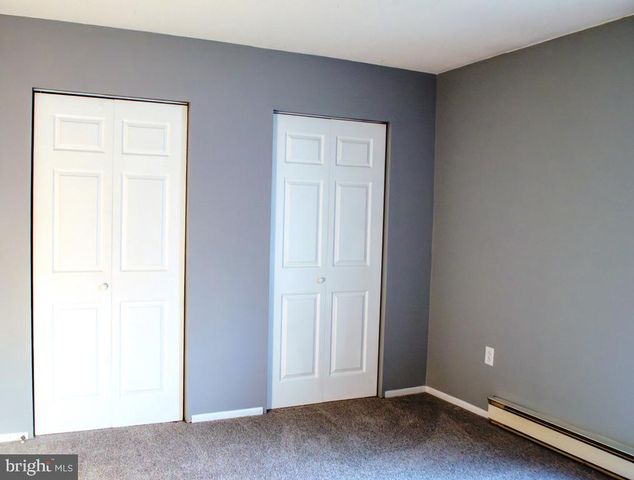 309 VILLAGE DR, Gettysburg, PA 17325