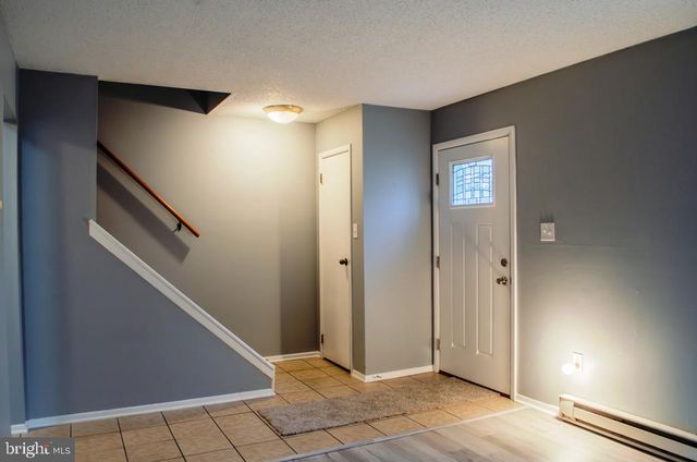 309 VILLAGE DR, Gettysburg, PA 17325