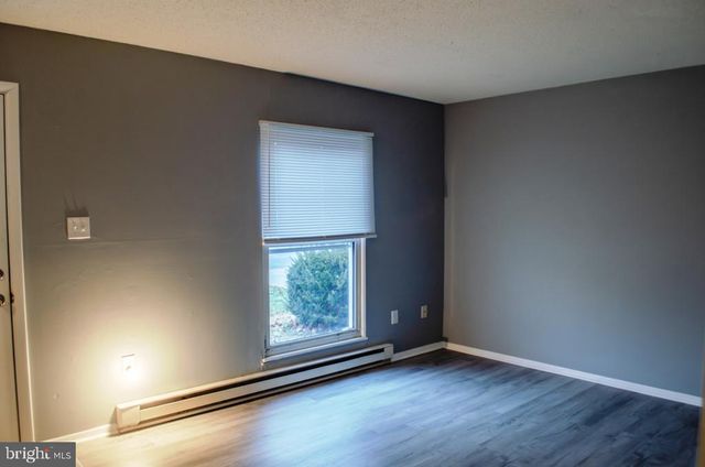 309 VILLAGE DR, Gettysburg, PA 17325