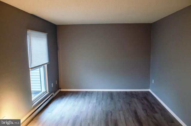 309 VILLAGE DR, Gettysburg, PA 17325