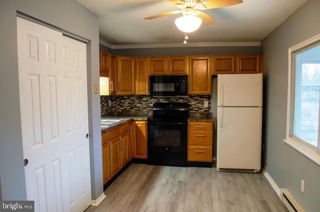 309 VILLAGE DR, Gettysburg, PA 17325