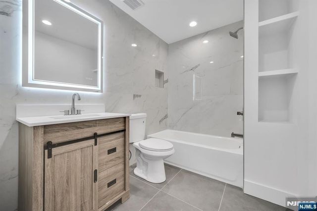 309 Ottawa Avenue, Hasbrouck Heights, NJ 07604