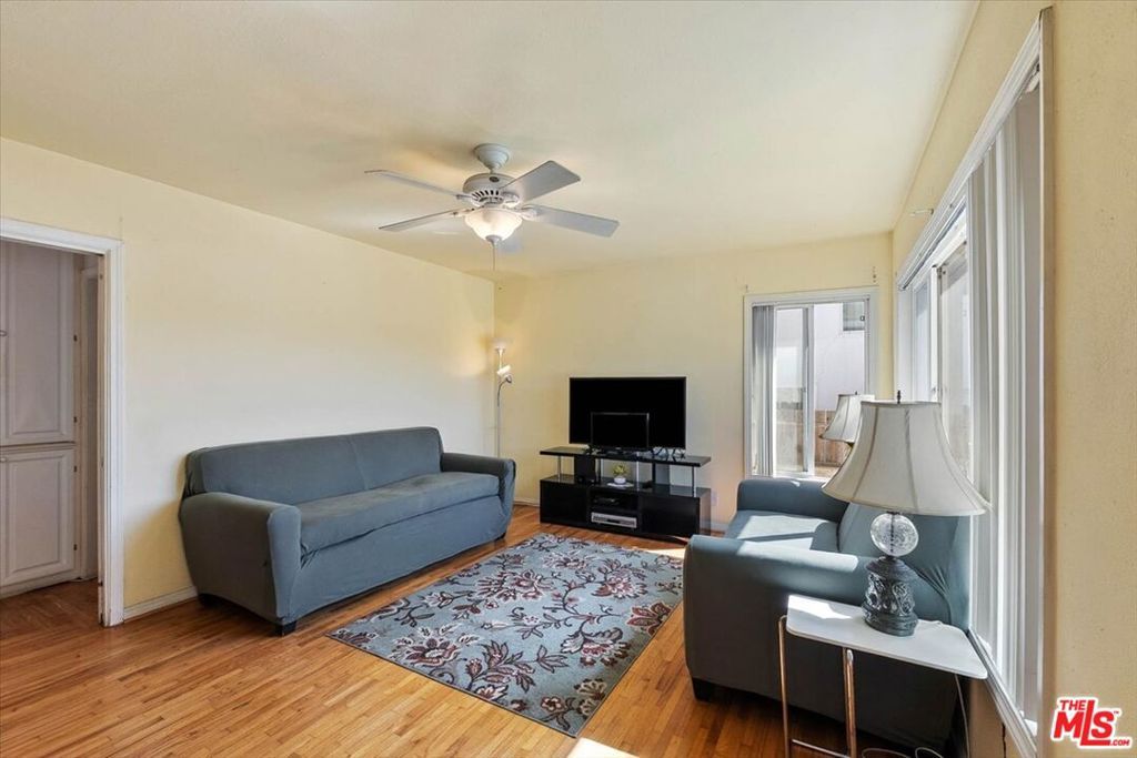 980 W Summerland Avenue, San Pedro, CA 90731 — photo 4
