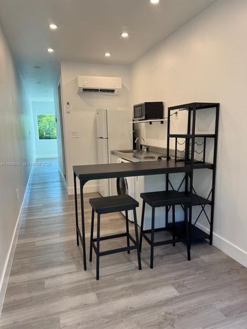 5800 SW 122nd Avenue 2, Miami, FL 33183