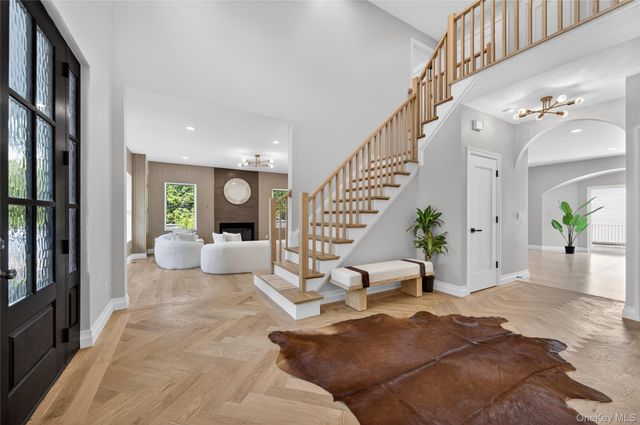 15 Ridge Drive, Port Washington, NY 11050