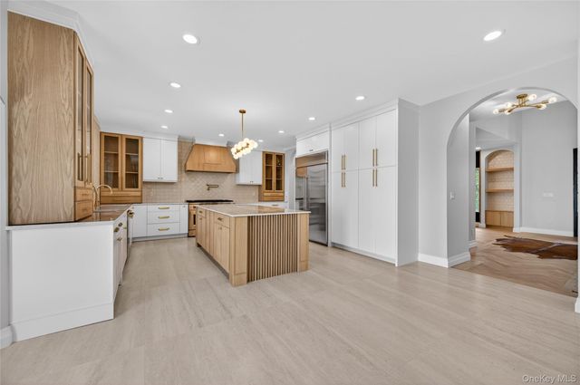 15 Ridge Drive, Port Washington, NY 11050