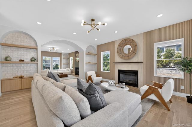15 Ridge Drive, Port Washington, NY 11050
