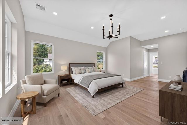 15 Ridge Drive, Port Washington, NY 11050