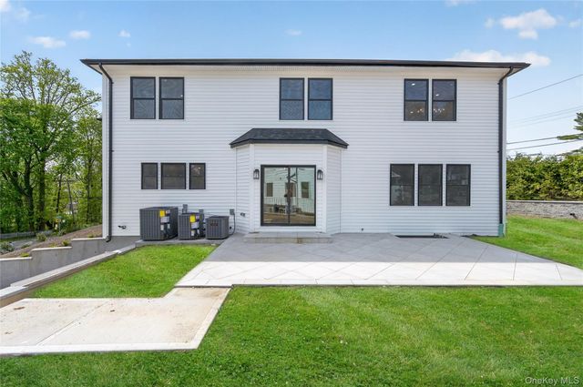 15 Ridge Drive, Port Washington, NY 11050