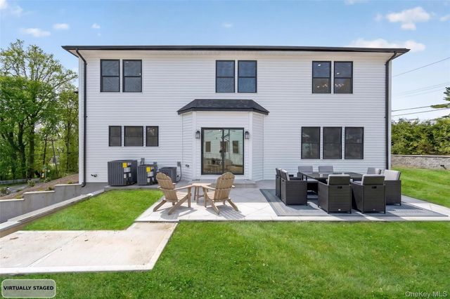 15 Ridge Drive, Port Washington, NY 11050