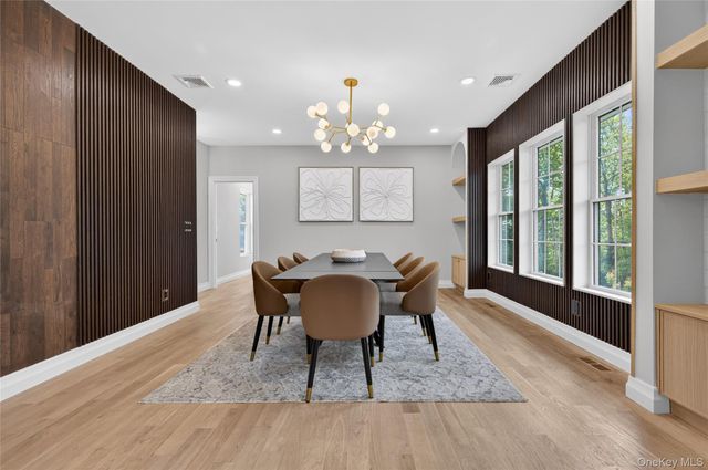 15 Ridge Drive, Port Washington, NY 11050