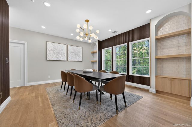 15 Ridge Drive, Port Washington, NY 11050