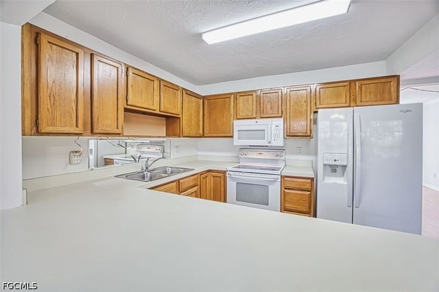 6898 Sandtrap DR 1, Fort Myers, FL 33919