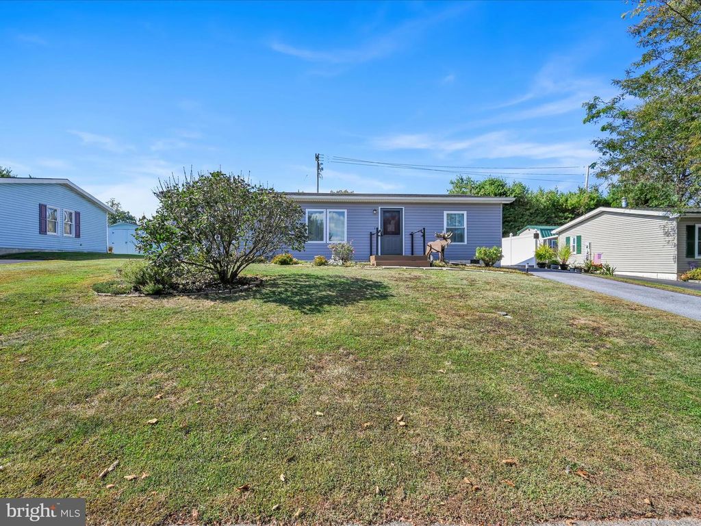 7 BILL DR, Denver, PA 17517