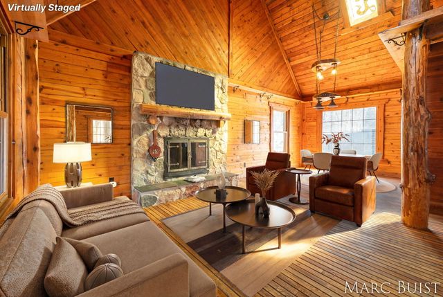 1876 Lake Michigan Drive NW, Grand Rapids, MI 49534