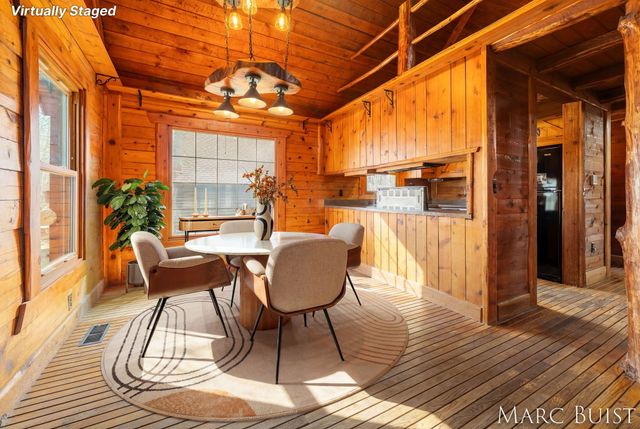 1876 Lake Michigan Drive NW, Grand Rapids, MI 49534