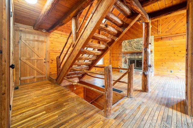 1876 Lake Michigan Drive NW, Grand Rapids, MI 49534