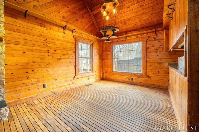 1876 Lake Michigan Drive NW, Grand Rapids, MI 49534