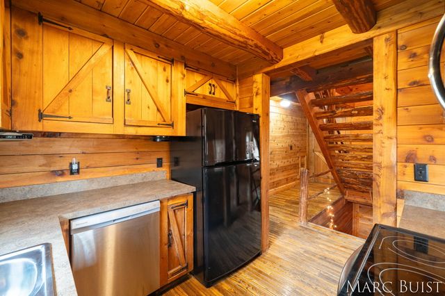 1876 Lake Michigan Drive NW, Grand Rapids, MI 49534