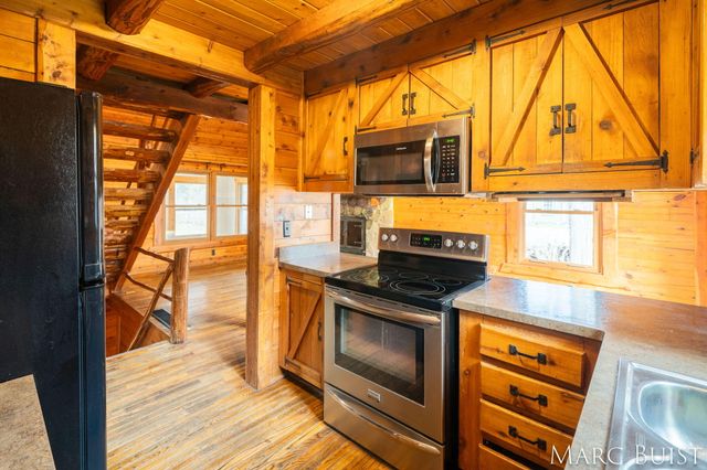 1876 Lake Michigan Drive NW, Grand Rapids, MI 49534