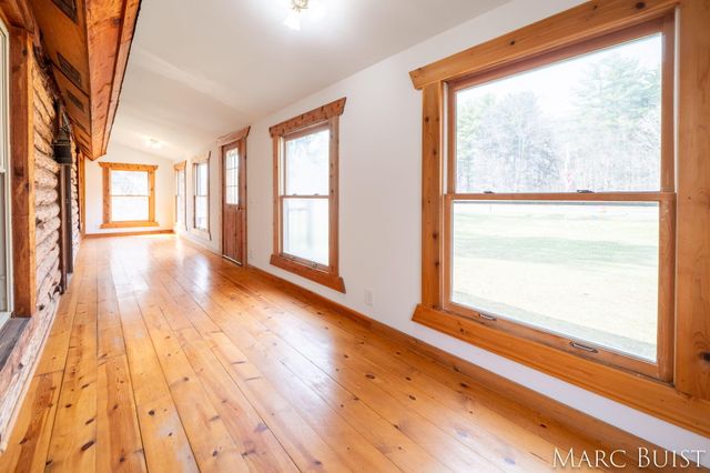 1876 Lake Michigan Drive NW, Grand Rapids, MI 49534