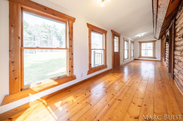 1876 Lake Michigan Drive NW, Grand Rapids, MI 49534