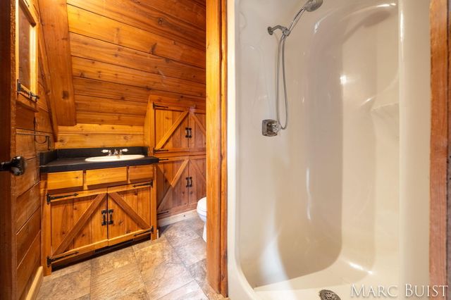 1876 Lake Michigan Drive NW, Grand Rapids, MI 49534