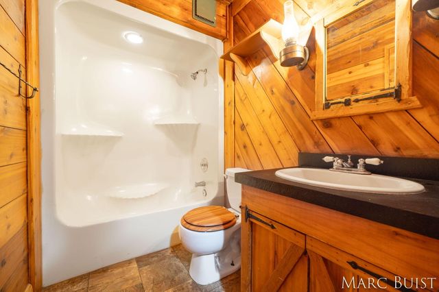 1876 Lake Michigan Drive NW, Grand Rapids, MI 49534